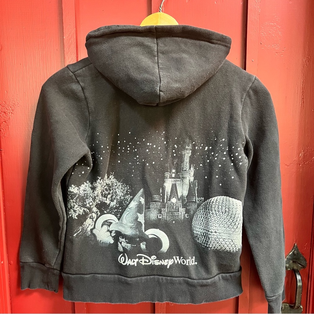 Walt Disney World Black zip Hoodie! Check out the back! Some wear… see pic.